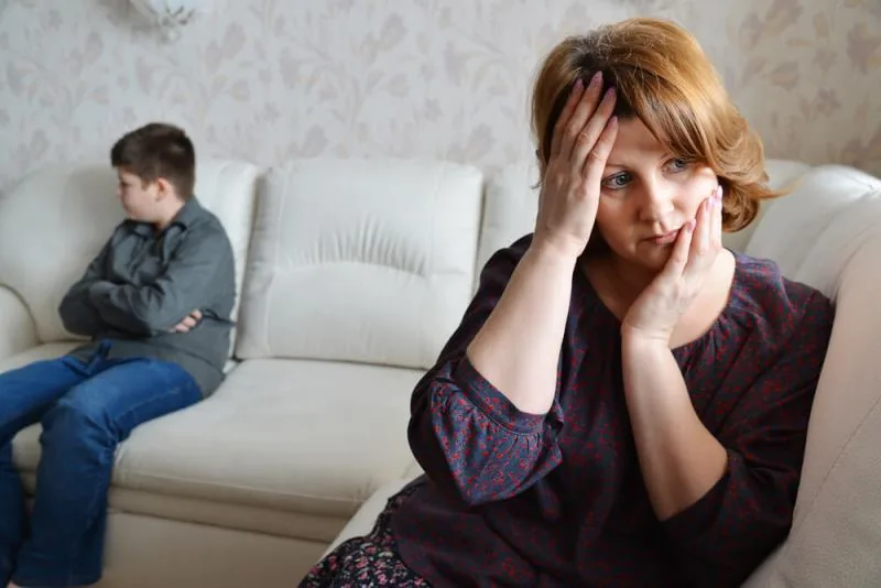 У подростка депрессия: что делать родителям